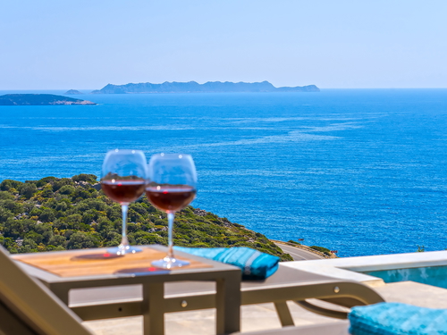  gece  -  Kasım
  | Kaş Yeniköy’de Deniz Manzaralı, Jakuzili Balayı ve Aile Villası – 4 Kişilik Tatil İçin İdeal Seçim